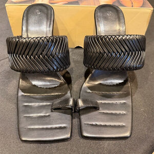 Vetaste Womens Slide Sandals Black Woven Square Toe Stiletto Heels 7.5 Box